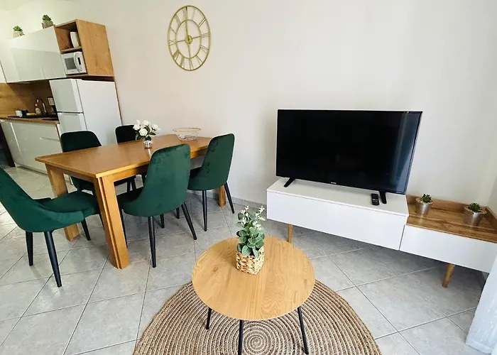 Angelo アパート ビビニェ