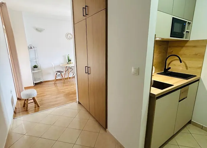 Angelo アパート ビビニェ