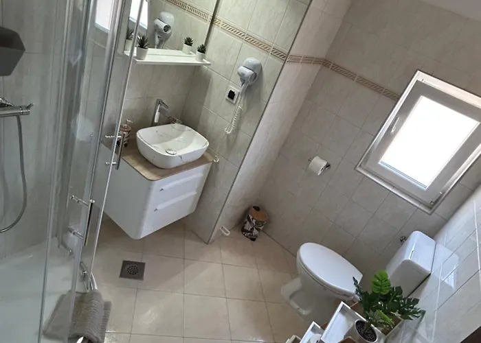 アパート Angelo ビビニェ