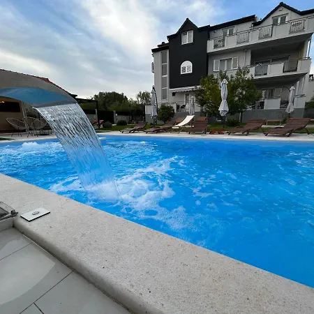 Angelo بيبينيا